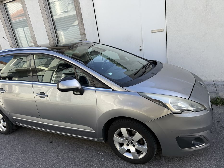 Peugeot 5008 1.6 e-HDi Allure Auto | 7 Lugares | Full Extras | Câmara Traseira
