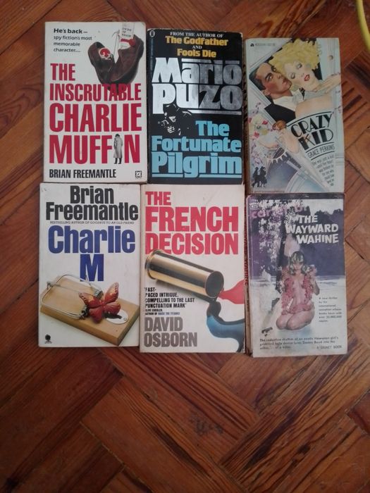 Um Reporter Inconveniente-Aurelio Cunha1e8E-Alfinete antigo8E Desde2E