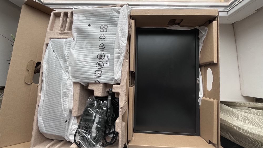 Монітор Dell P2317H 23 " Full HD 1920x1080 16:9 DP/HDMI/VGA/USB