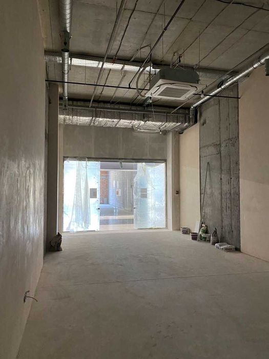 Продам приміщення у торгівельному центрі