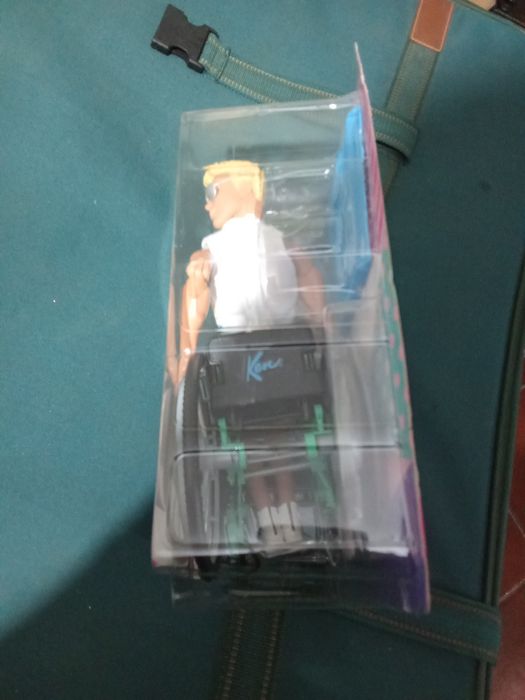 Barbie, Ken cadeira de rodas.