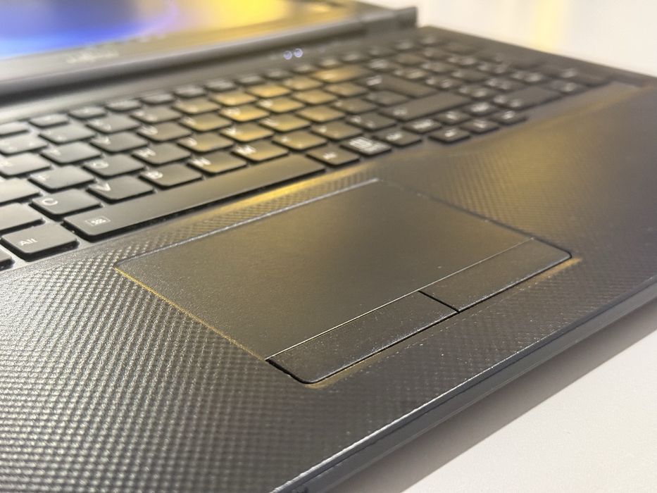 Laptop Fujitsu Lifebook E5511 i5 SSD M.2 Windows 11 26H2