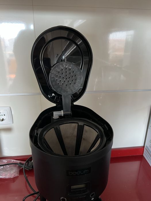 Cafeteira eletrica marca Bodum otimo estado pouco uso