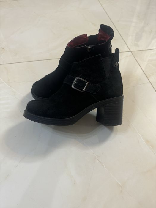 Взуття жіноче