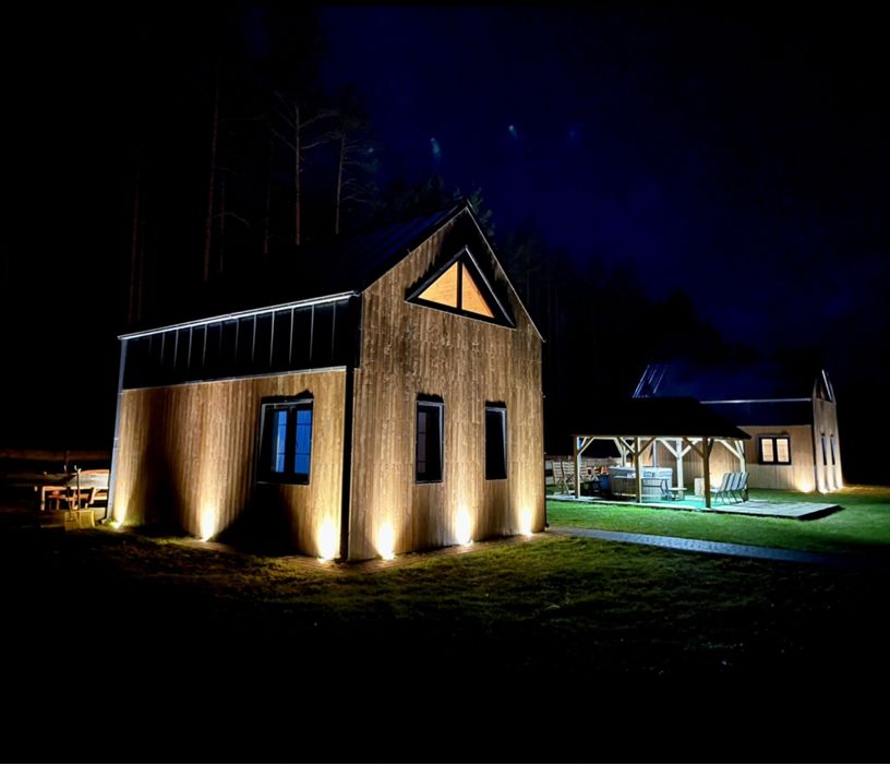 Całoroczny drewniany dom typu „stodoła”