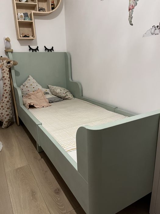 Ikea Busunge turkusowe łóżko