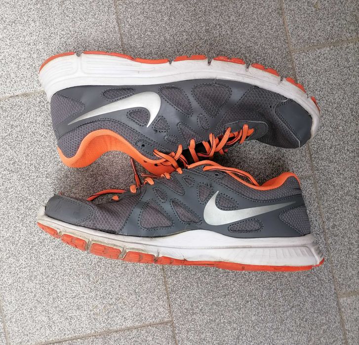 Sapatilhas Nike revolution  44