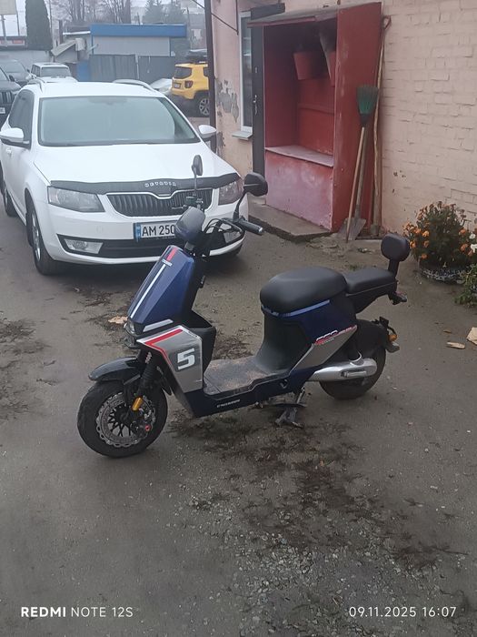 Продаю електро скутер