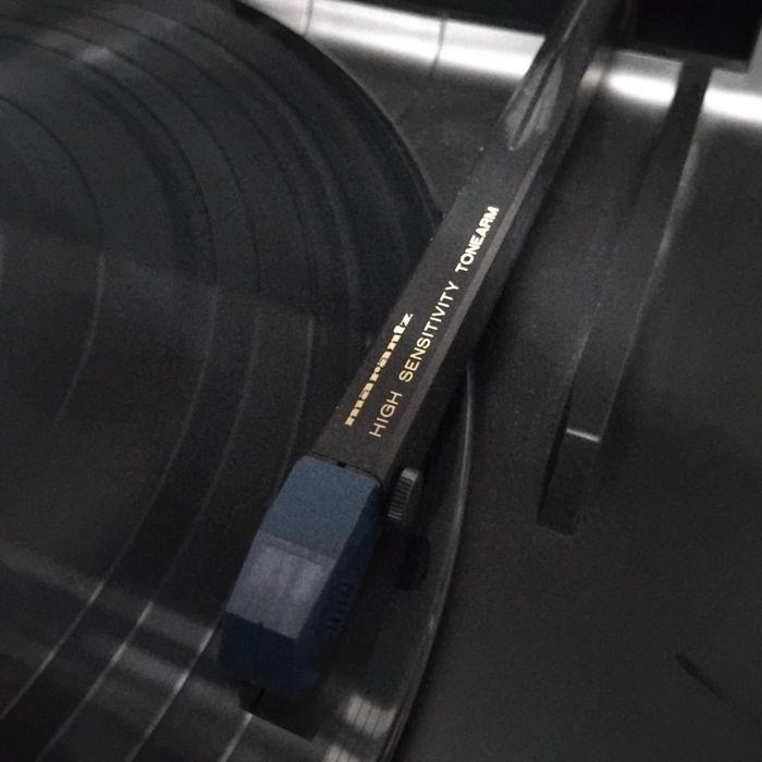 MARANTZ gira-discos Direct Drive TT-551