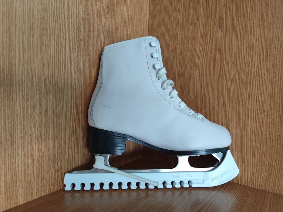 Коньки женские б/у