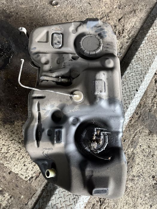 Бак бензобак паливний Nissan Qashqai J11 13-21 4WD