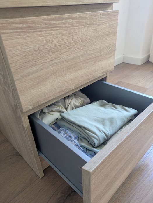 Móveis para o quarto (armário+cómoda+mesas de cabeceira)