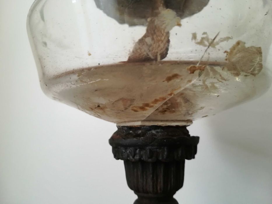 Antiguidade_dois Candeeiros a petróleo || um candeeiro vintage