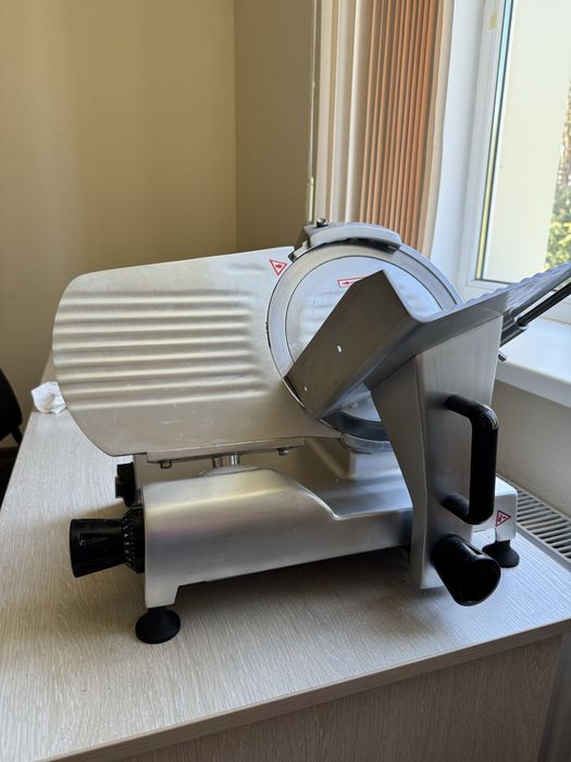 Слайсер професійний 250 мм Hurakan HKN-HM250