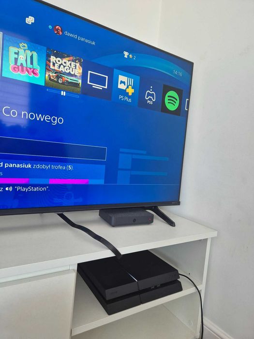 Konsola PS4 1tb + kontroler + pełne okablowanie