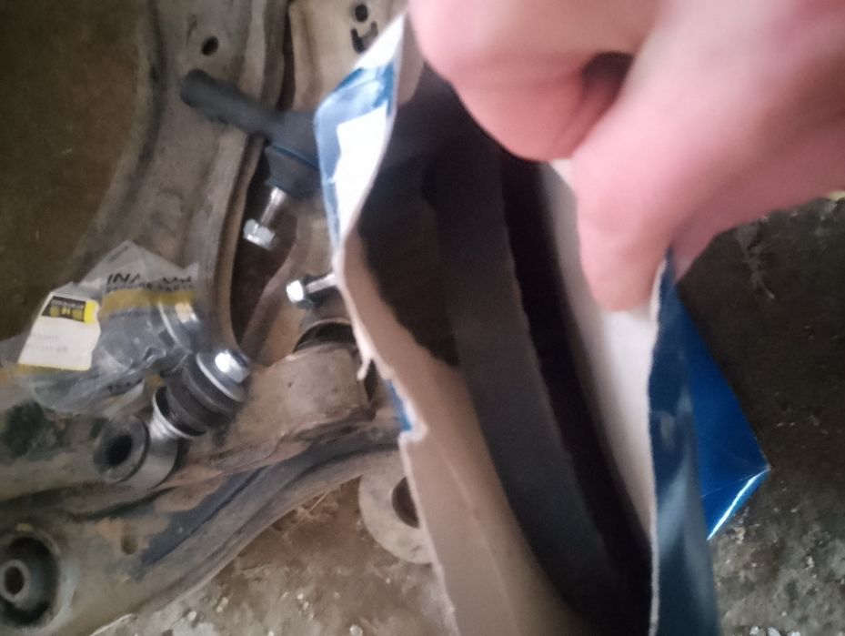 Ричаги,кермові наконечники,стійки стабілізатора,ремінь ГРМ Гольф 2 1,3