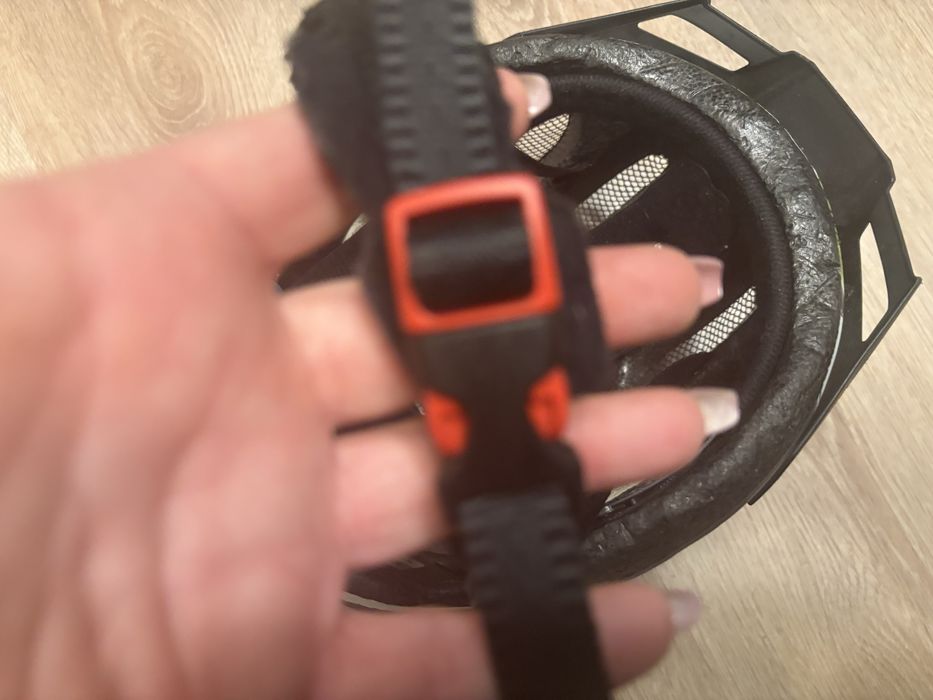 Crivit kask rowerowy 49-54cm z oświetleniem