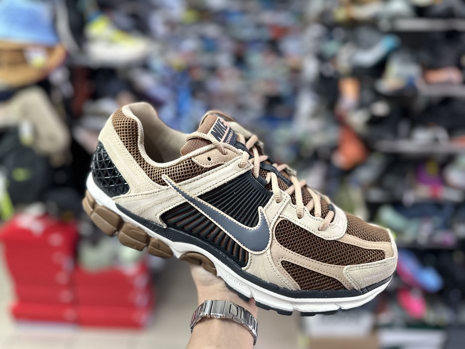Кросівки Nike  Zoom Vomero 5 ( РОЗМІР 47,5 - 48,5 )