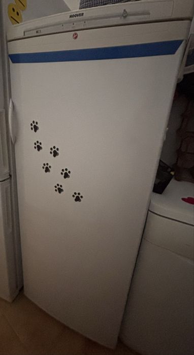 Arca congeladora vertical 143cm