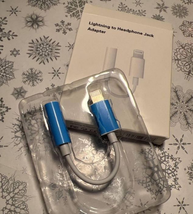 Оригінал  amazon apple lightning to 3.5mm headphones  перехідник aux