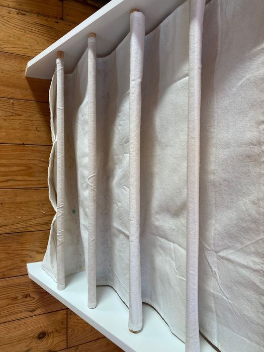 Estante de Livros Infantil em Madeira (estilo Montessori)