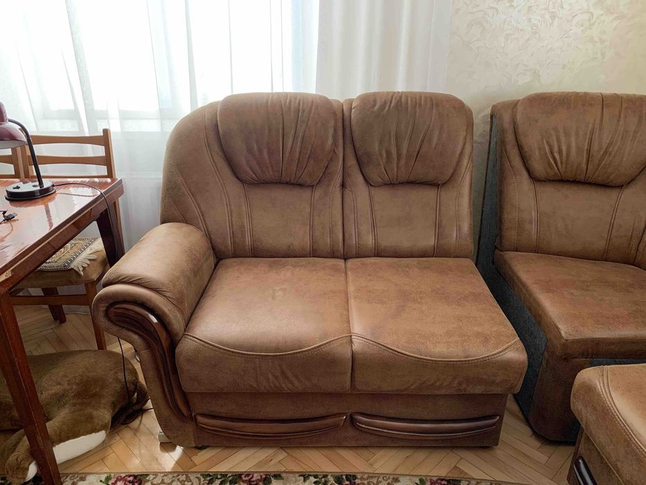 Продам диван.