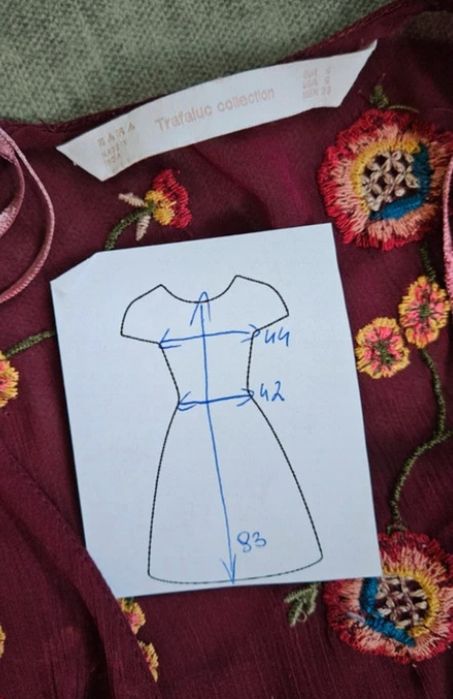 Bordowa sukienka boho Zara haftowana