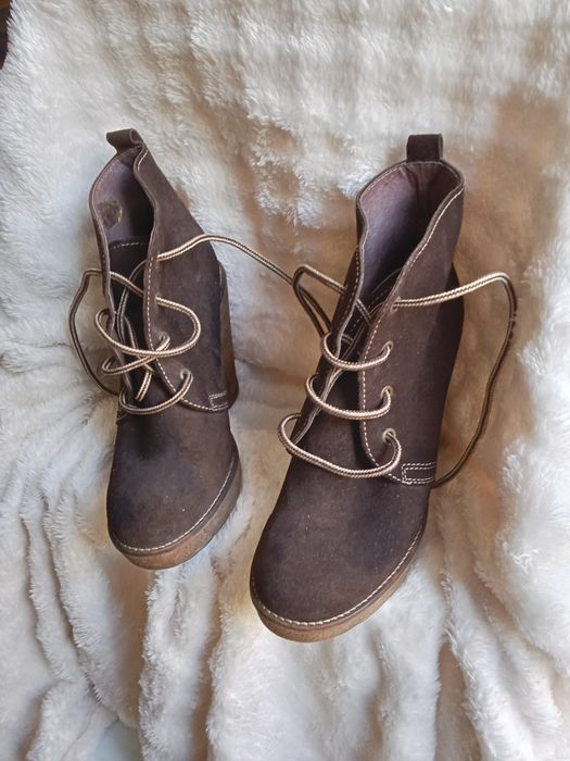 Sapato bota marca Hush Puppies