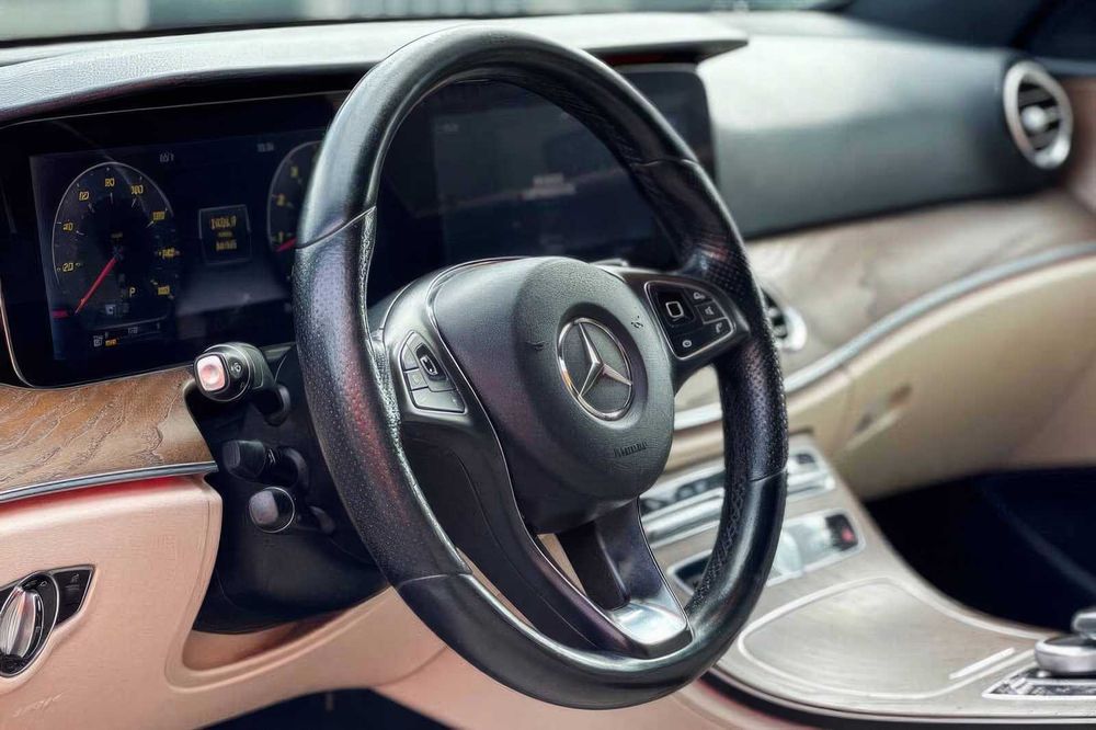 Mercedes-Benz E-Class E 300      2018