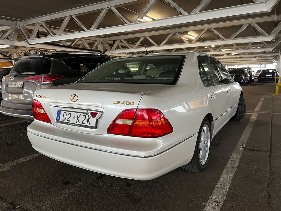 Lexus LS