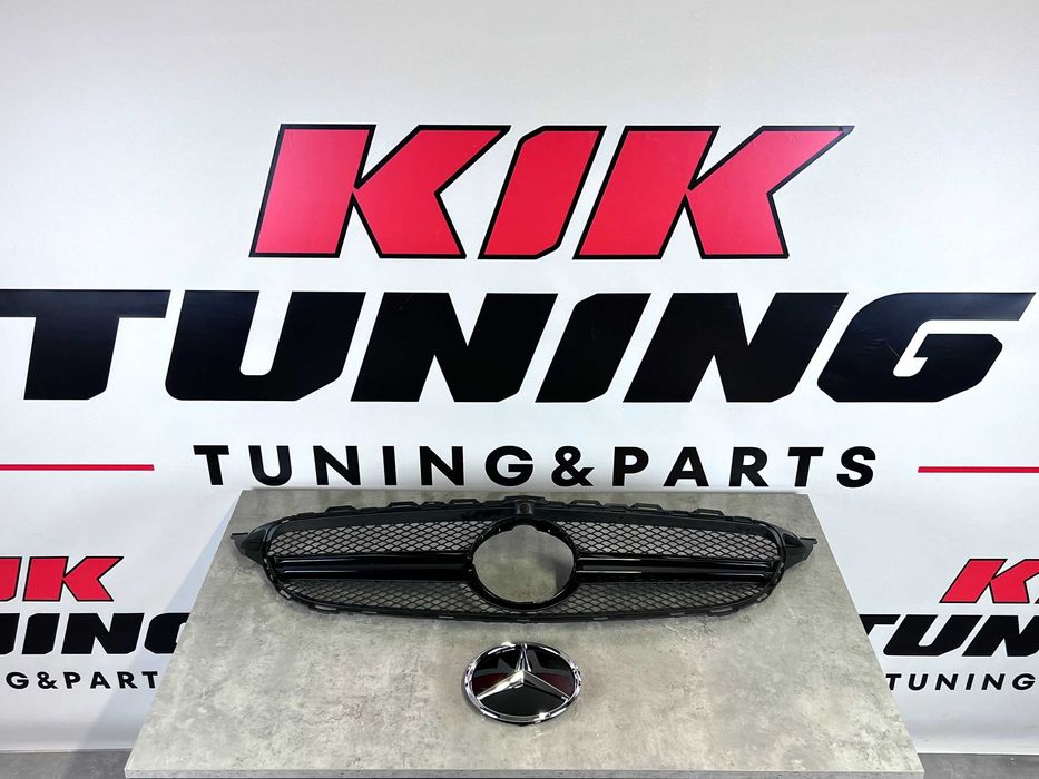 Решітка радіатора ( під камеру )  AMG  Mercedes Benz ( C-Class W205 )