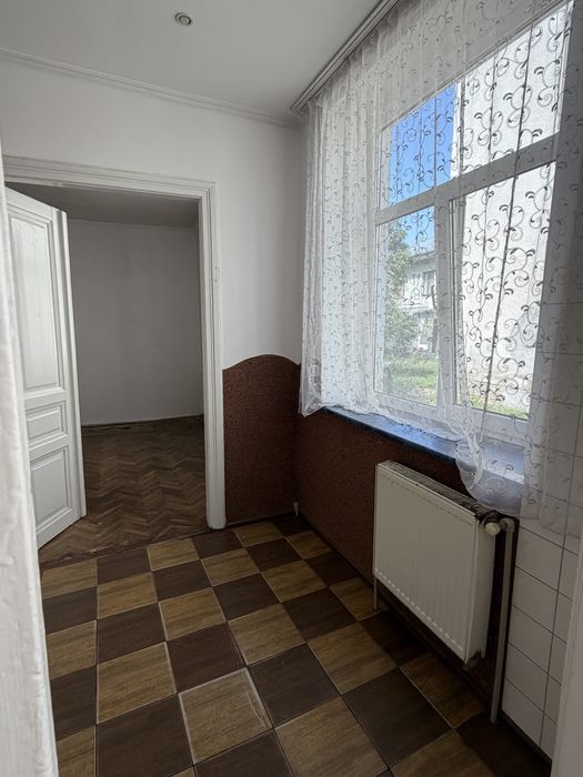 Продаж окремого будинку в центрі міста з можливістю добудови, 3 кімнати, горище, підвал, власний двір