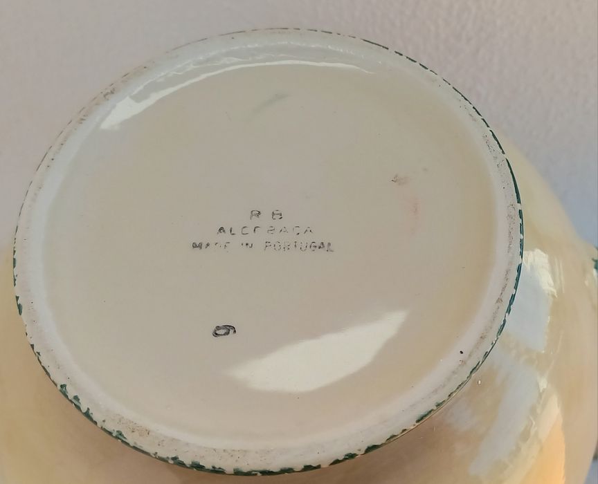 Jarro antigo em loiça de Alcobaça