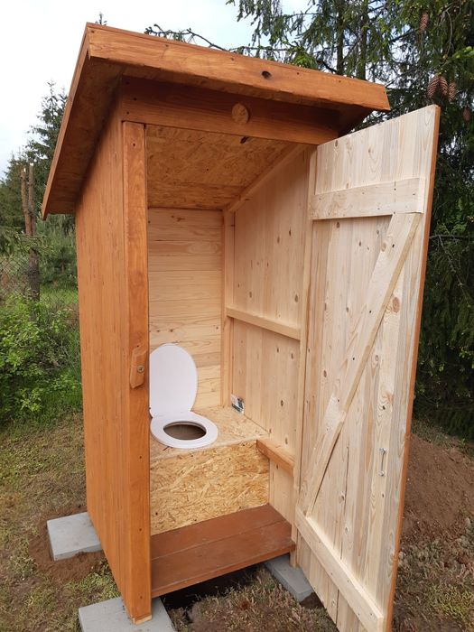 Szalet WC wychodek toaleta drewniana