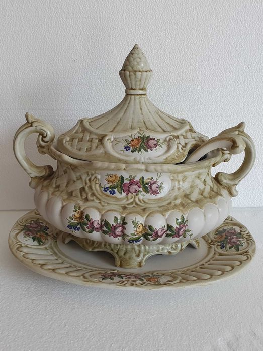 Soberba Terrina em cerâmica antiga - Anos 60/70