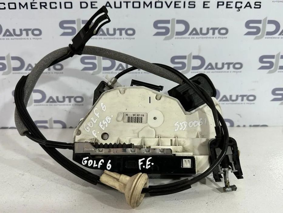 Fecho Frente Direito / Esquerdo - VW Golf VI (3 portas)