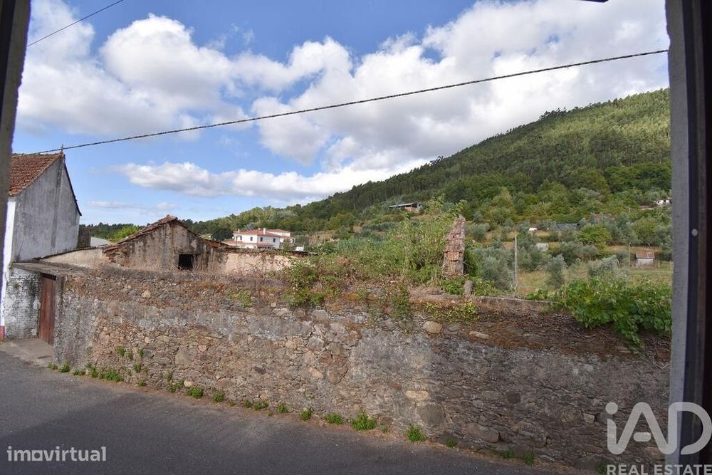 Casa tradicional T3 em Miranda do Corvo de 220,00 m2