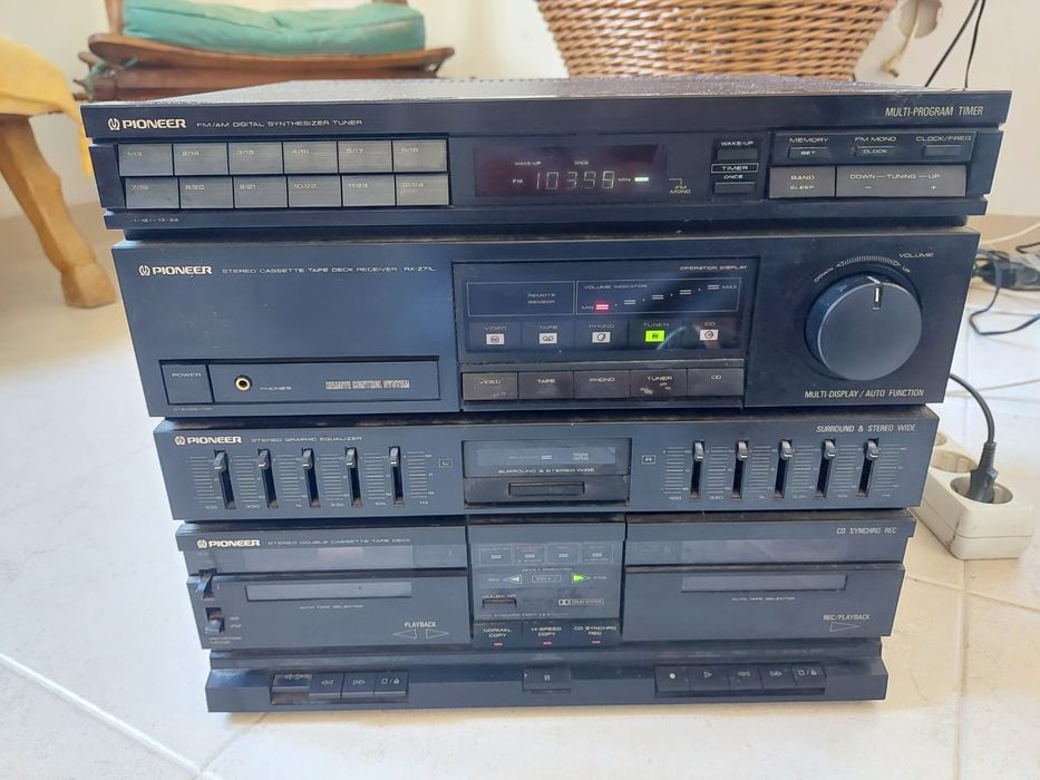 Aparelhagem Pioneer com colunas