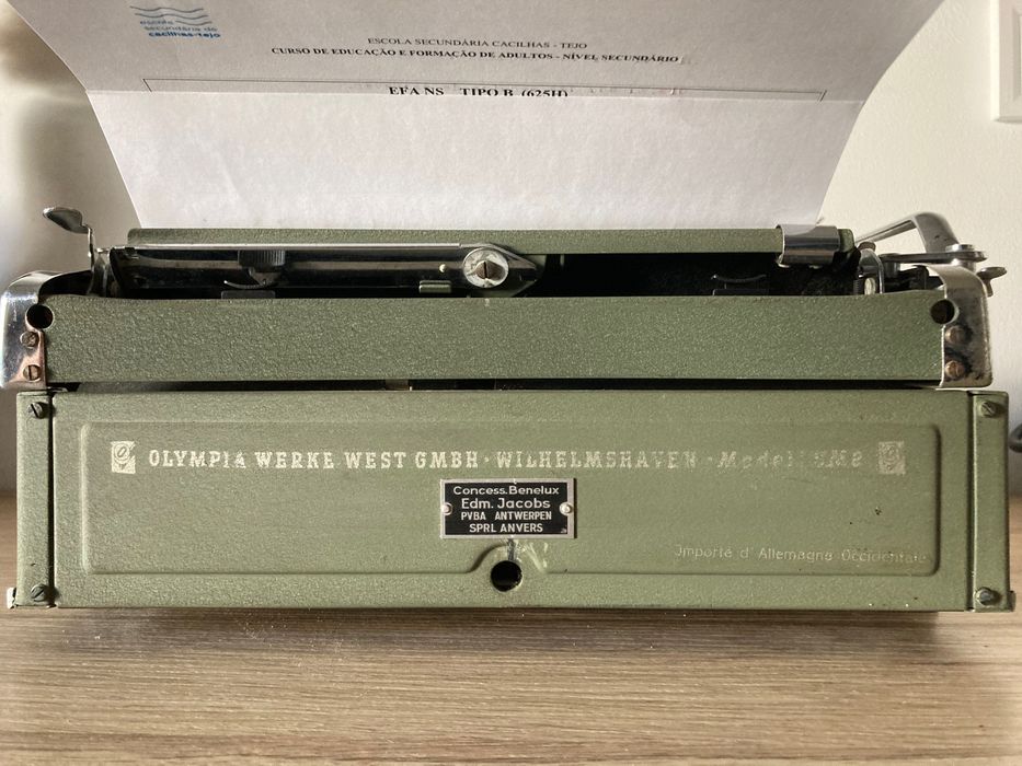 Máquina de escrever   ***  Olympia SM2