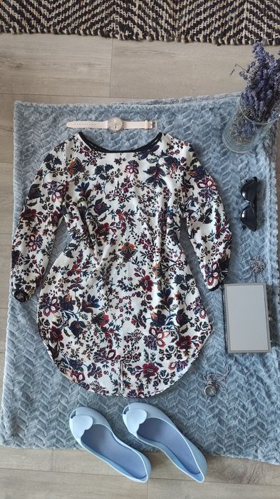 Stradivarius S 36 bluzka lejąca kwiaty, delikatny materiał