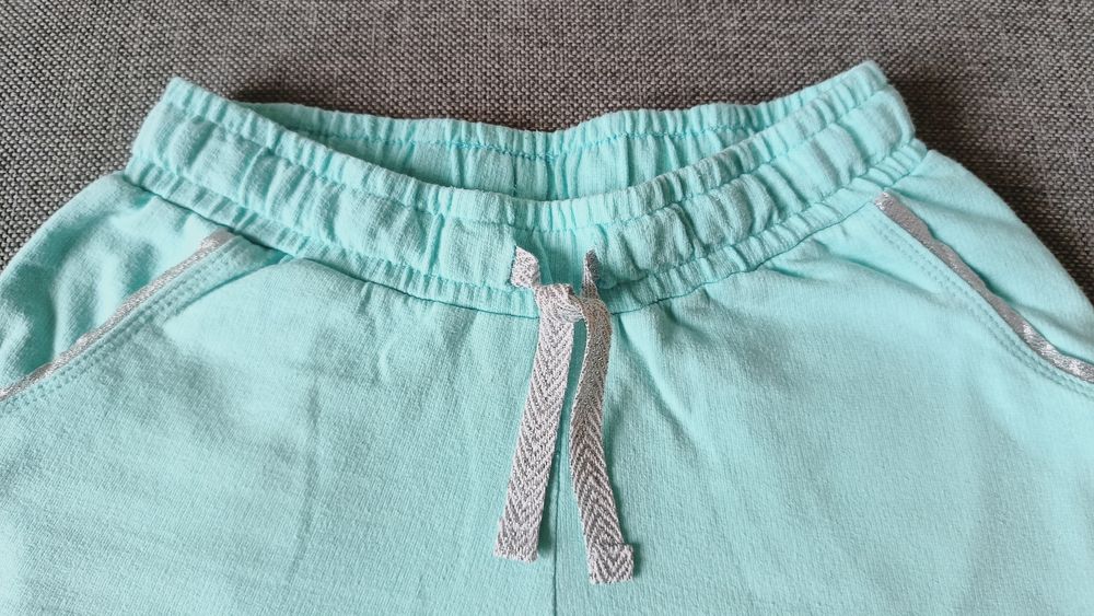 Spodenki dziewczęce, wzrost 146cm