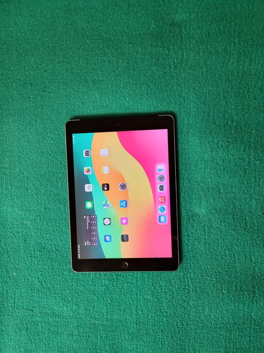 iPad 6 9.7” 32 ГБ wifi lte версія планшет apple