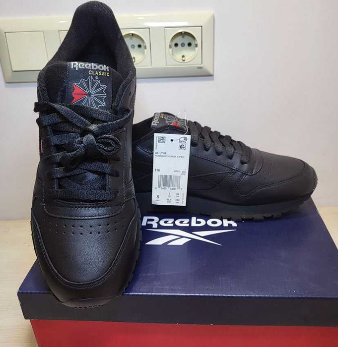 Новые! Кожаные кроссовки Reebok Classic Leather. 40.5 р-р, 26см.