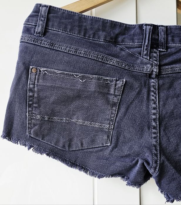 Granatowe krótkie jeansowe spodenki, Pull & Bear, rozm 36