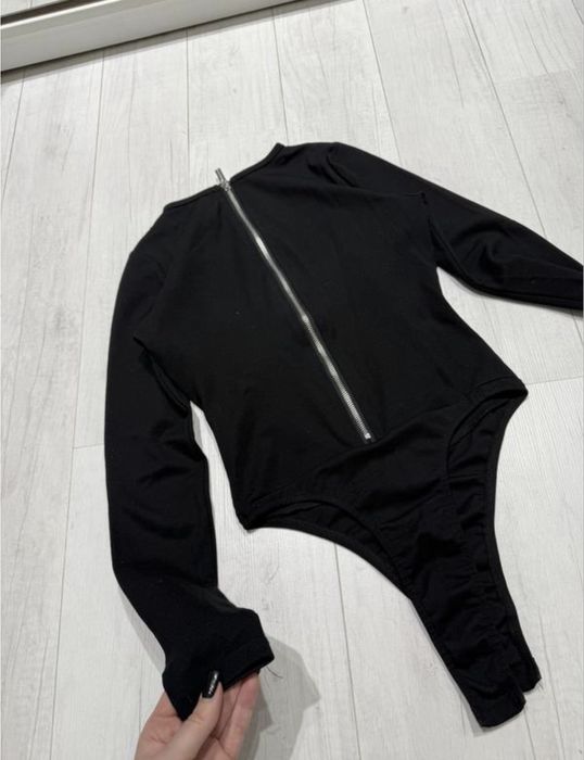 Джинси та боді maniere de voir