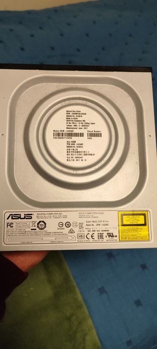 Caixa PC com leitor CDs ASUS