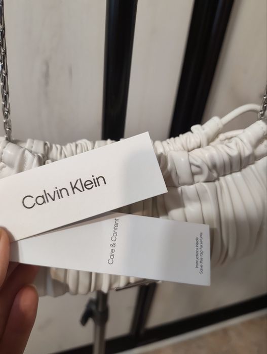 CALVIN KLEIN Жіноча біла сумка PLISSE