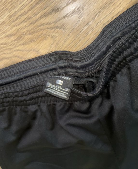 Chłopięce spodnie dresowe NIKE rozm. 158-170