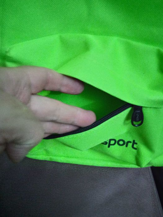 Стильний яскравий рюкзак