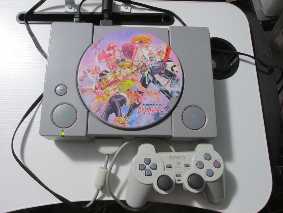 Playstation 1 + PSOne Dual Shock + Cabos
